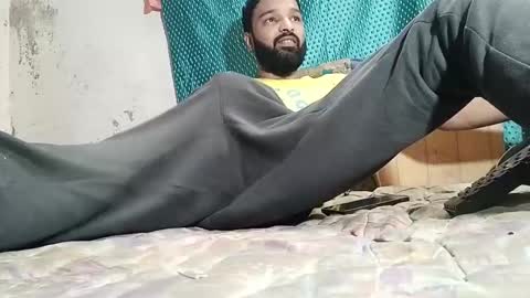 Snapshot of desi_boy799417 chatting on February 18, 6:15 am desi_boy799417 online show from February 18, 6:15 am