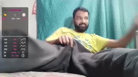 Snapshot of desi_boy799417 chatting on February 20, 5:23 am desi_boy799417 online show from February 20, 5:23 am