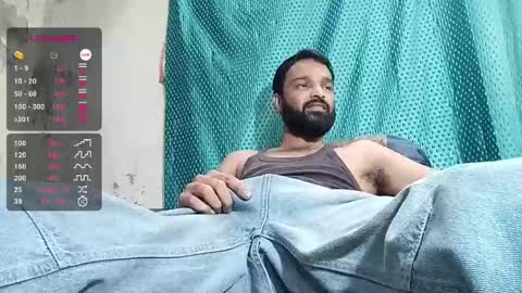 Snapshot of desi_boy799417 chatting on February 26, 3:52 pm desi_boy799417 online show from February 26, 3:52 pm