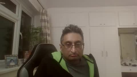 Snapshot of desiboi9 chatting on February 19, 12:25 am desiboi9 online show from February 19, 12:25 am