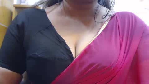 Snapshot of desimaisa130 chatting on June 16, 5:59 pm Maisa online show from June 16, 5:59 pm