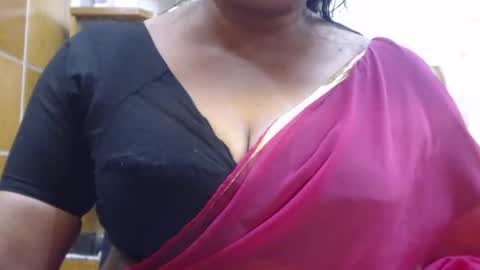 Snapshot of desimaisa130 chatting on June 17, 4:52 pm Maisa online show from June 17, 4:52 pm