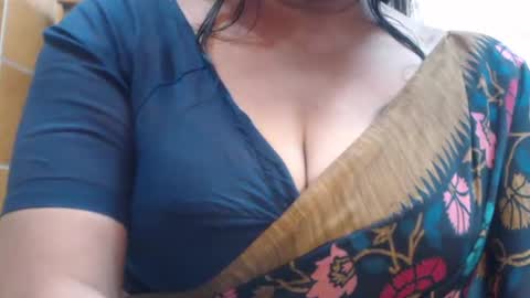 Snapshot of desimaisa130 chatting on June 22, 5:54 pm Maisa online show from June 22, 5:54 pm