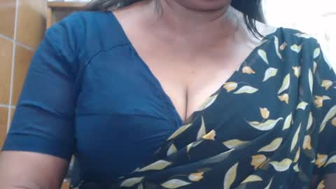 Snapshot of desimaisa130 chatting on July 2, 5:41 pm Maisa online show from July 2, 5:41 pm