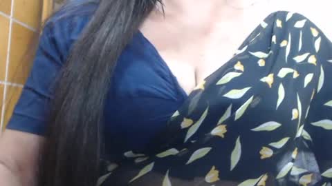 Snapshot of desimaisa130 chatting on August 5, 6:11 pm Maisa online show from August 5, 6:11 pm