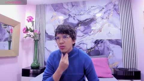 Snapshot of desire_ecstasy chatting on October 21, 1:23 pm desire_ecstasy online show from October 21, 1:23 pm