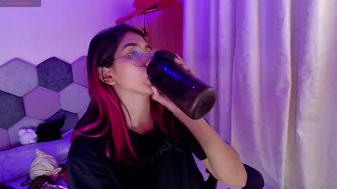 TORI AND MR. BEAR online show from April 2, 1:53 pm