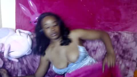 Snapshot of desireeafterdark chatting on December 10, 10:37 pm desireeafterdark online show from December 10, 10:37 pm