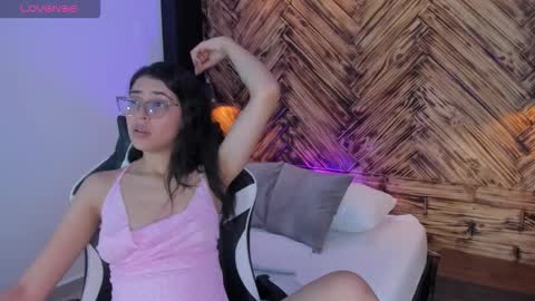 Snapshot of desireee_ chatting on February 26, 1:10 pm desire online show from February 26, 1:10 pm