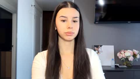 Snapshot of desireefolino chatting on February 3, 7:24 am desireefolino online show from February 3, 7:24 am