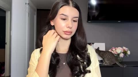 Snapshot of desireefolino chatting on February 4, 7:14 am desireefolino online show from February 4, 7:14 am