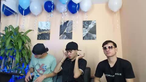 Snapshot of desiresofolympus_ chatting on March 18, 8:23 pm desiresofolympus_ online show from March 18, 8:23 pm