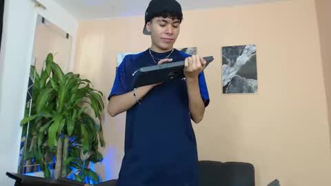 Snapshot of desiresofolympus_ chatting on March 21, 7:39 pm desiresofolympus_ online show from March 21, 7:39 pm