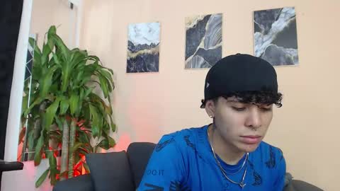 Snapshot of desiresofolympus_ chatting on March 23, 7:40 pm desiresofolympus_ online show from March 23, 7:40 pm