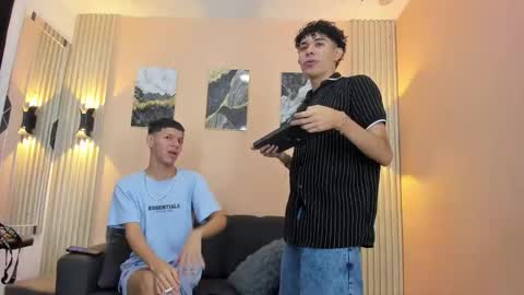 Snapshot of desiresofolympus_ chatting on April 2, 7:22 pm desiresofolympus_ online show from April 2, 7:22 pm