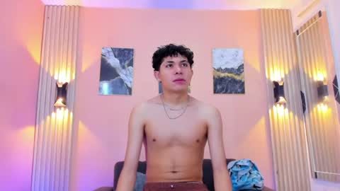desiresofolympus_ online show from June 24, 12:37 pm
