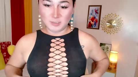 Snapshot of destenierose chatting on March 19, 2:04 am destenierose online show from March 19, 2:04 am