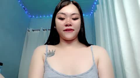 Snapshot of destinyroxie chatting on December 19, 1:18 pm ROXIE online show from December 19, 1:18 pm