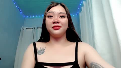 Snapshot of destinyroxie chatting on January 2, 9:22 am ROXIE online show from January 2, 9:22 am