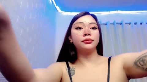 Snapshot of destinyroxie chatting on February 11, 6:40 am ROXIE online show from February 11, 6:40 am