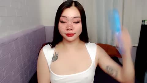 Snapshot of destinyroxie chatting on February 19, 2:44 am ROXIE online show from February 19, 2:44 am