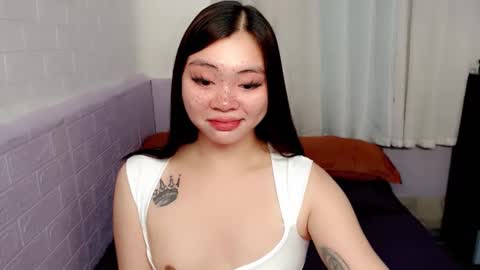 Snapshot of destinyroxie chatting on February 19, 5:49 am ROXIE online show from February 19, 5:49 am