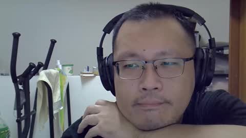 Snapshot of destroy1984 chatting on November 24, 12:38 pm Destroy November 1984 online show from November 24, 12:38 pm