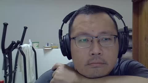 Snapshot of destroy1984 chatting on April 12, 8:41 am Destroy November 1984 online show from April 12, 8:41 am