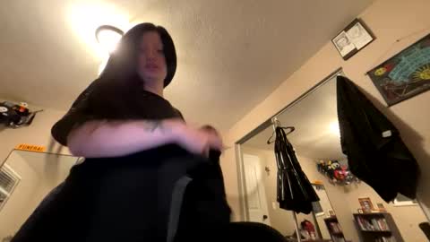 Snapshot of destroyliv chatting on October 9, 3:26 am Liv Vermillion online show from October 9, 3:26 am