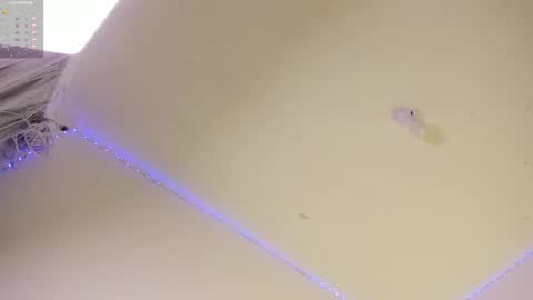 Snapshot of desty_y chatting on October 1, 12:49 am desty_y online show from October 1, 12:49 am