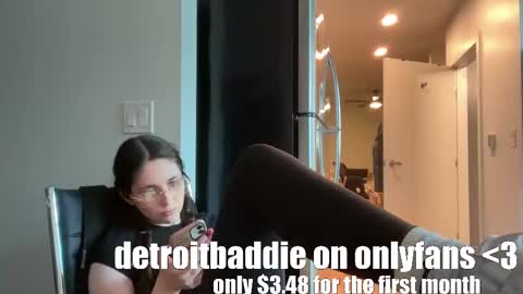Snapshot of detroitbaddie chatting on March 6, 11:09 pm detroitbaddie online show from March 6, 11:09 pm