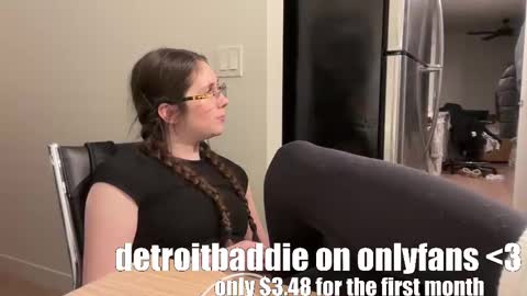 Snapshot of detroitbaddie chatting on March 7, 2:15 am detroitbaddie online show from March 7, 2:15 am