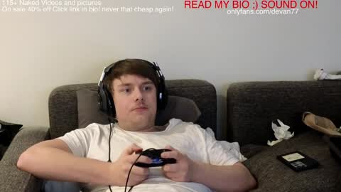 Snapshot of devantheplug chatting on December 16, 4:13 am Devan online show from December 16, 4:13 am