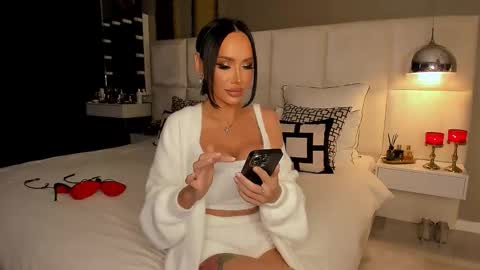 Snapshot of devil_bby chatting on March 21, 8:19 am Devil bb online show from March 21, 8:19 am