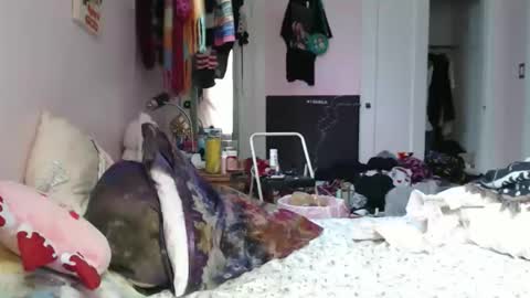 poutyangel online show from May 3, 6:58 pm