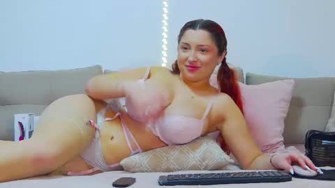 Snapshot of devilishpuss chatting on February 13, 3:35 pm AlexaMills online show from February 13, 3:35 pm