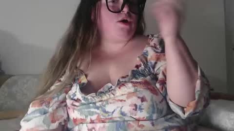 Snapshot of devilschick chatting on February 12, 1:11 am DevilsChick -- OF online show from February 12, 1:11 am