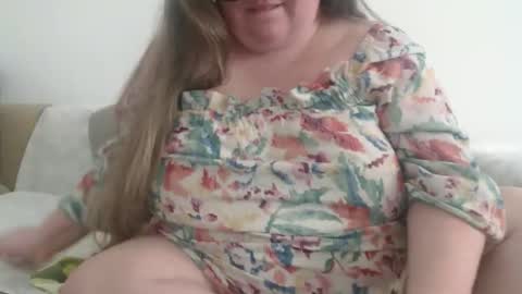 Snapshot of devilschick chatting on March 2, 1:18 pm DevilsChick -- OF online show from March 2, 1:18 pm