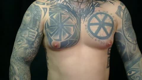 Snapshot of devilwithtats chatting on April 1, 9:54 am Lucian online show from April 1, 9:54 am