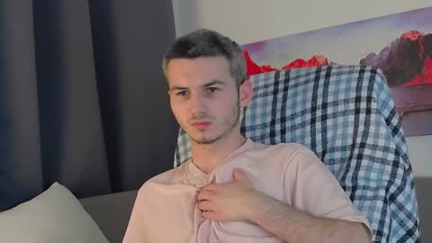 Snapshot of devin_ho chatting on January 4, 7:34 pm devin_ho online show from January 4, 7:34 pm