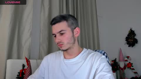 Snapshot of devin_ho chatting on January 5, 7:49 pm devin_ho online show from January 5, 7:49 pm