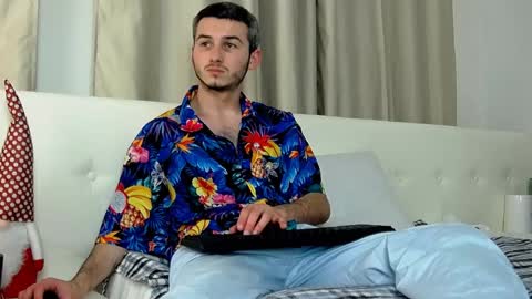 Snapshot of devin_ho chatting on January 13, 10:56 pm devin_ho online show from January 13, 10:56 pm