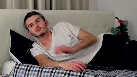 Snapshot of devin_ho chatting on January 14, 8:15 pm devin_ho online show from January 14, 8:15 pm