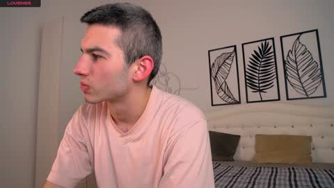 Snapshot of devin_ho chatting on February 4, 5:53 am devin_ho online show from February 4, 5:53 am