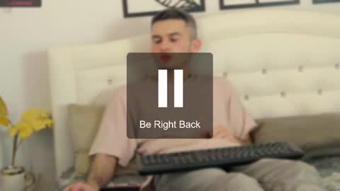 Snapshot of devin_ho chatting on February 9, 10:43 pm devin_ho online show from February 9, 10:43 pm