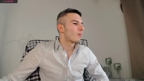 Snapshot of devin_ho chatting on February 11, 7:48 pm devin_ho online show from February 11, 7:48 pm