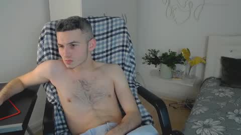 Snapshot of devin_ho chatting on February 12, 4:54 am devin_ho online show from February 12, 4:54 am