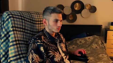 Snapshot of devin_ho chatting on January 16, 10:41 am devin_ho online show from January 16, 10:41 am