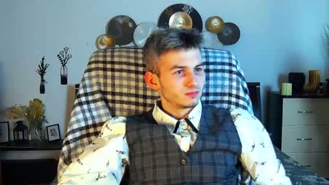 Snapshot of devin_ho chatting on February 6, 2:53 pm devin_ho online show from February 6, 2:53 pm