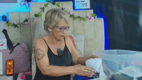 Devora online show from January 9, 6:21 pm